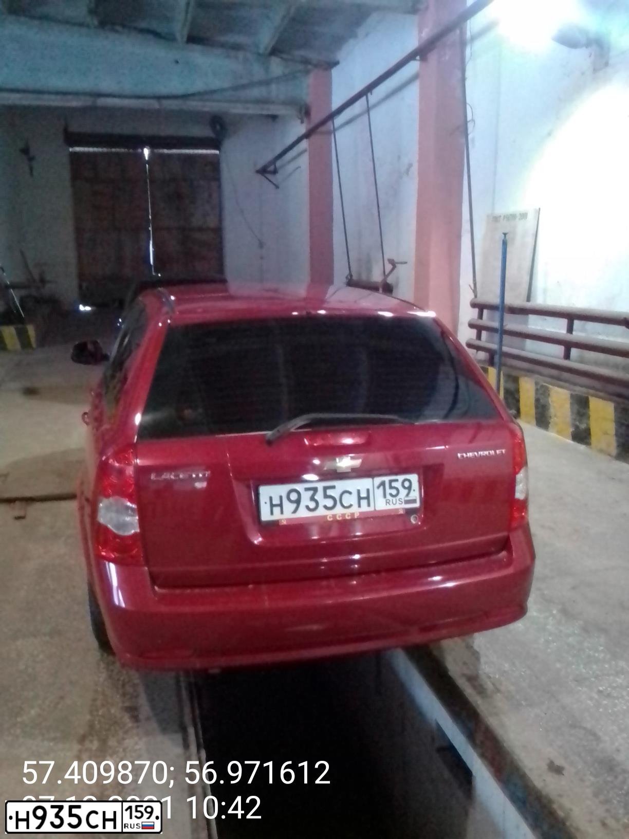 Фото автомобиля ШЕВРОЛЕ KLAN(J200/CHEVROLET LACETTI), 2011 — госномер Н935СН159. Цвет: Красный