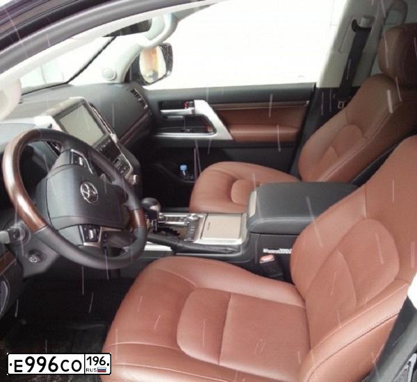 Фото автомобиля TOYOTA LANDCRUISER 200, 2016 — госномер К014МА193. Цвет: ЧЕРНЫЙ