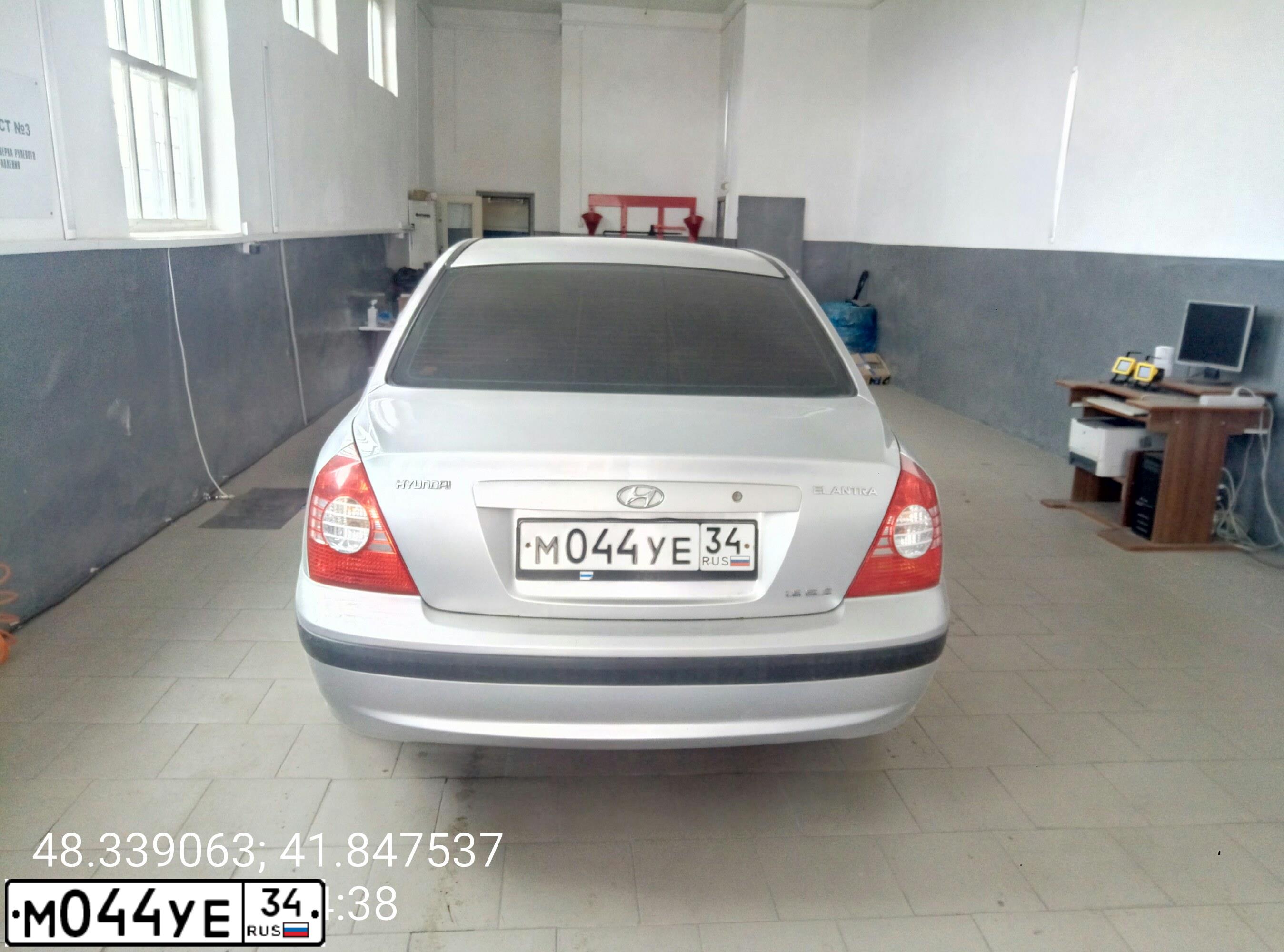 Фото автомобиля HYUNDAI ELANTRA, 2004 — госномер Т307ВУ761. Цвет: Серебристый