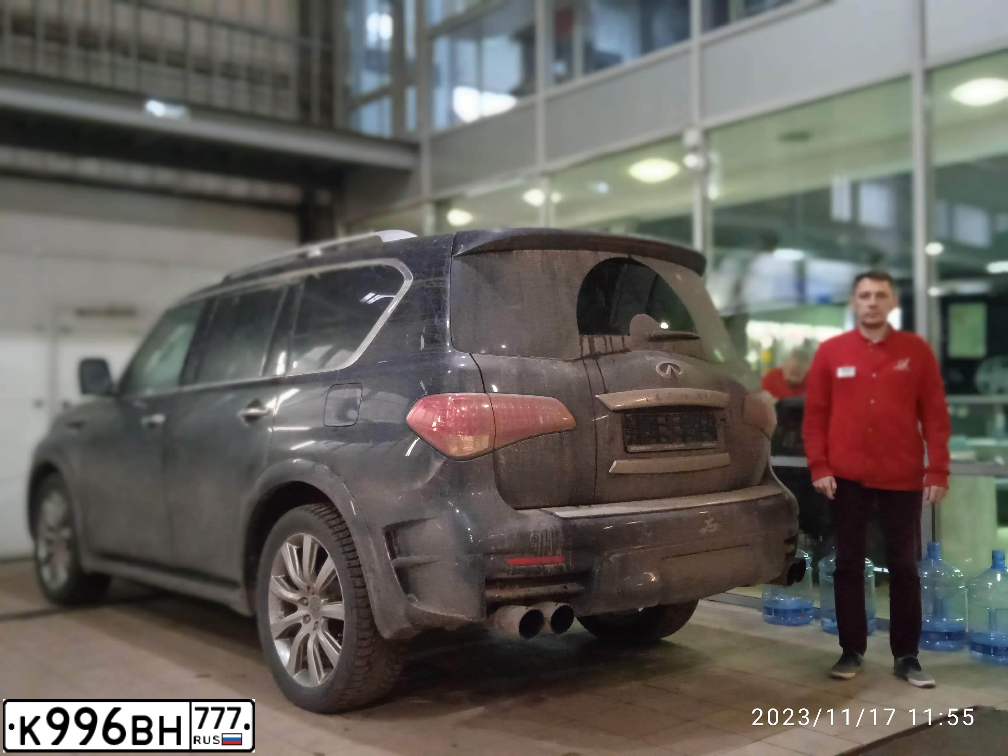 Фото автомобиля INFINITI QX80 /QX56/, 2014 — госномер А994ЕВ977. Цвет: ЧЕРНЫЙ