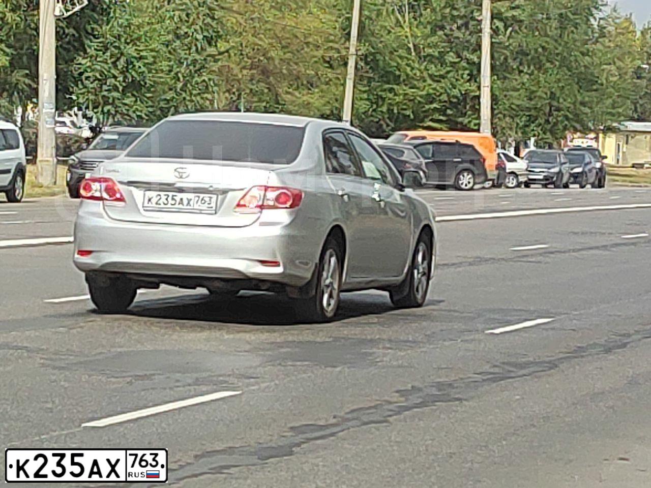 Фото автомобиля TOYOTA COROLLA, 2013 — госномер К235АХ763. Цвет: Серебристый
