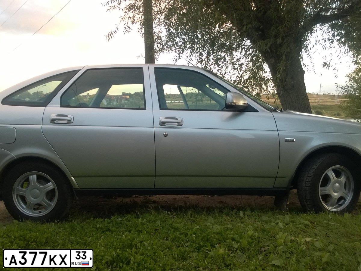 Фото автомобиля LADA 2172 PRIORA, 2008 — госномер Е642НХ33. Цвет: ЗОЛОТИСТО-КРАСНЫЙ