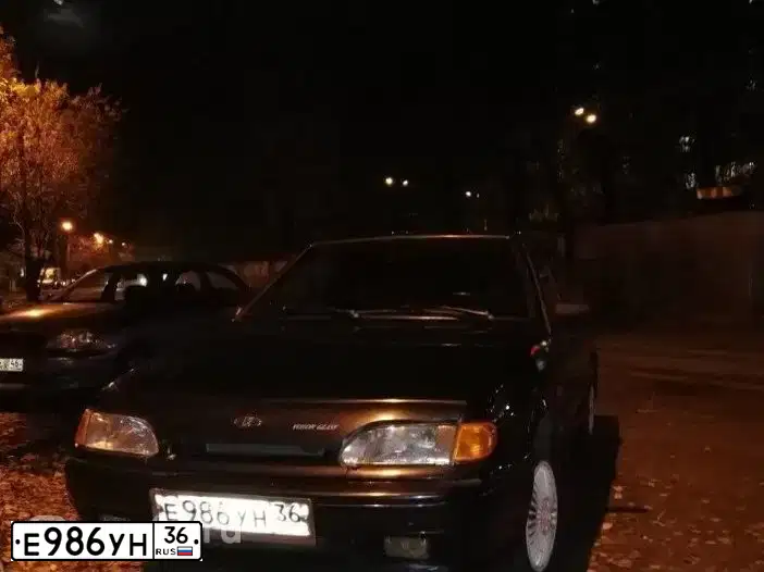 Фото автомобиля LADA 2114 SAMARA, 2008 — госномер Р100ОО36. Цвет: ГРАФИТОВЫЙ МЕТАЛЛИК