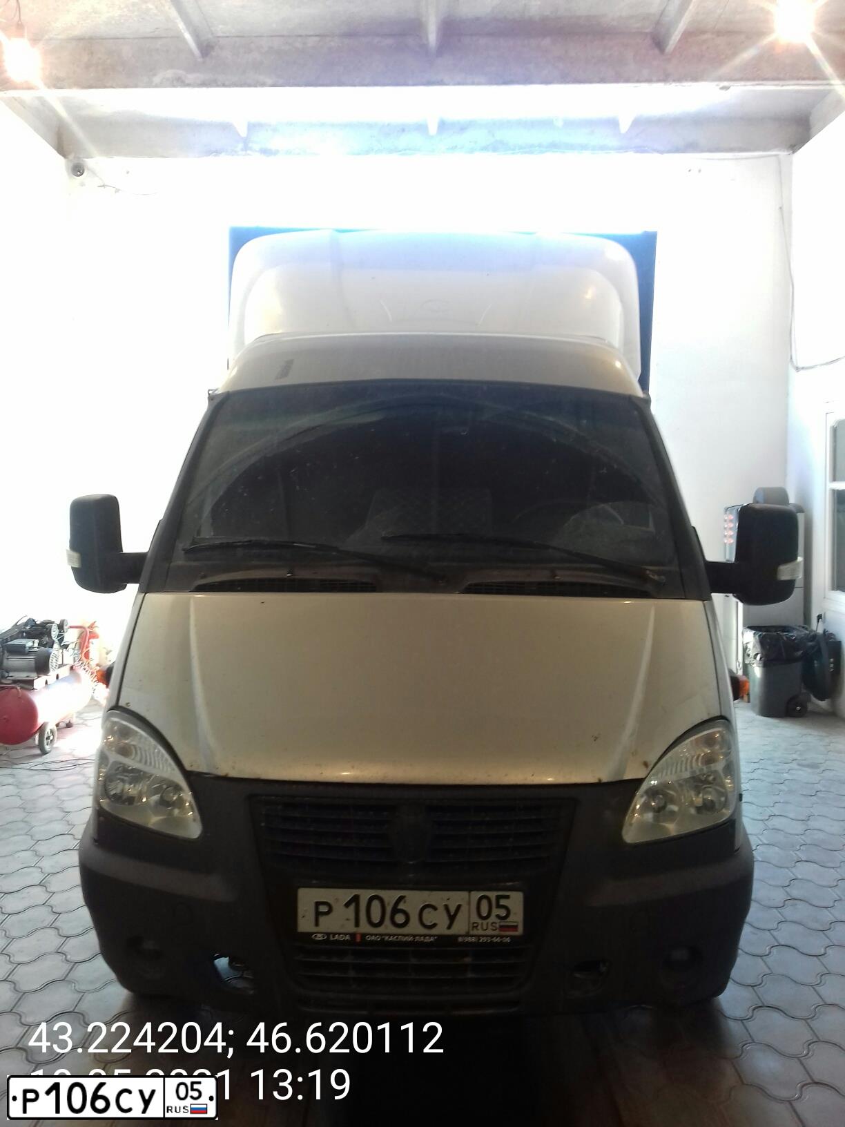 Фото автомобиля GAZ 3302 EL, 2008 — госномер М090ХМ76. Цвет: СВЕТЛО-СЕРЫЙ
