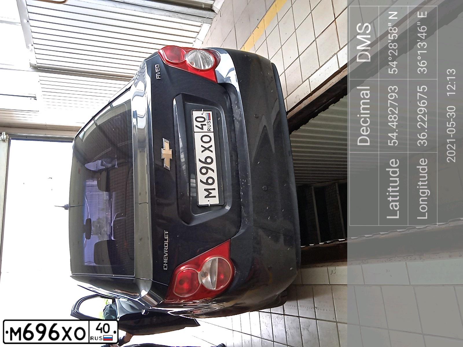 Фото автомобиля CHEVROLET AVEO, 2012 — госномер М696ХО40. Цвет: ЧЕРНЫЙ