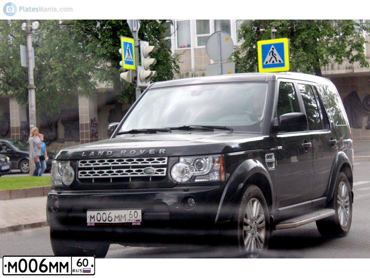 Фото автомобиля VOLKSWAGEN TOUAREG, 2008 — госномер М006ММ60. Цвет: СЕРЫЙ