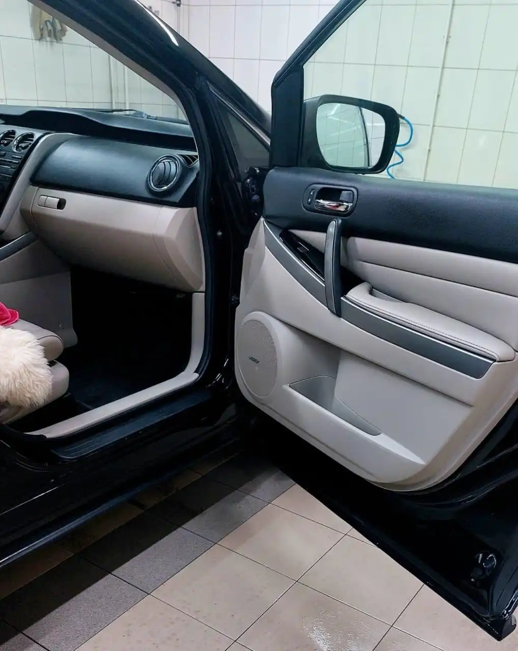 Фото автомобиля MAZDA CX-7, 2010 — госномер Т556ТТ71. Цвет: ЧЕРНЫЙ