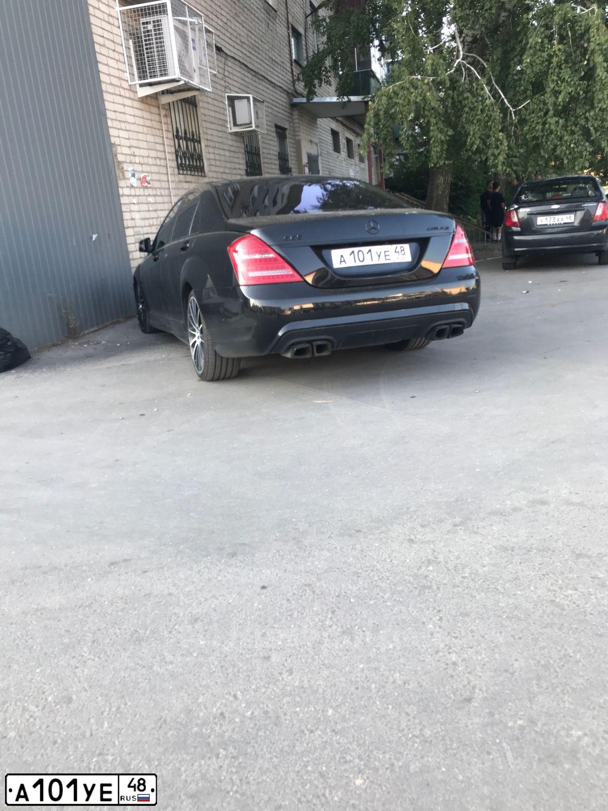 Фото автомобиля LADA 2104 LADA, 1998 — госномер А101УЕ48. Цвет: ЗЕЛЕНЫЙ САД