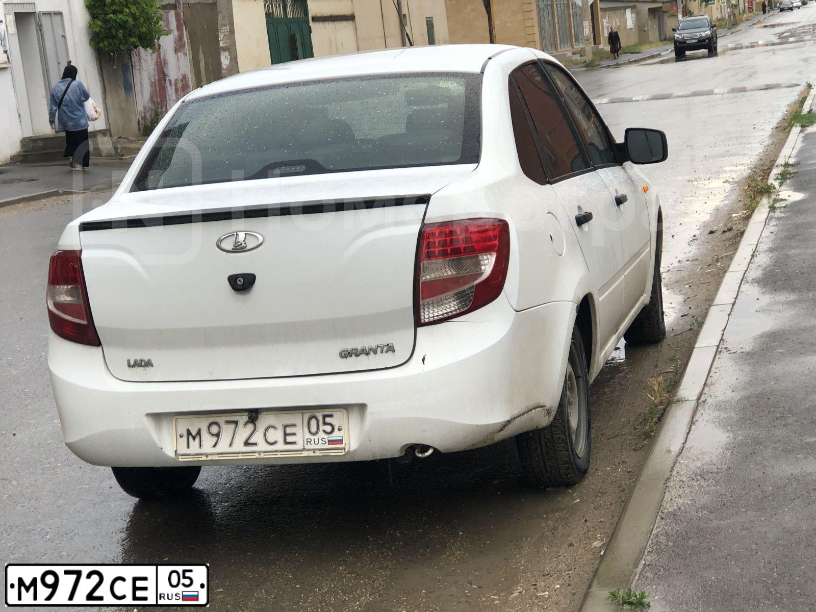 Фото автомобиля LADA 2190 GRANTA, 2013 — госномер М972СЕ05. Цвет: БЕЛЫЙ