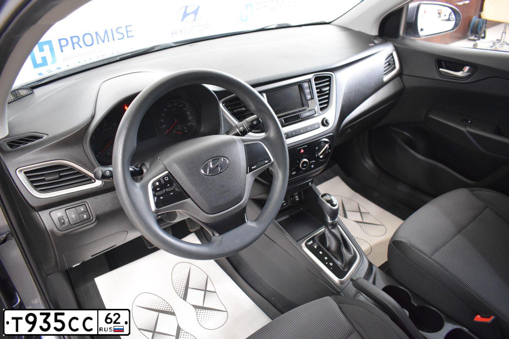 Фото автомобиля HYUNDAI SOLARIS, 2017 — госномер Р274ОХ40