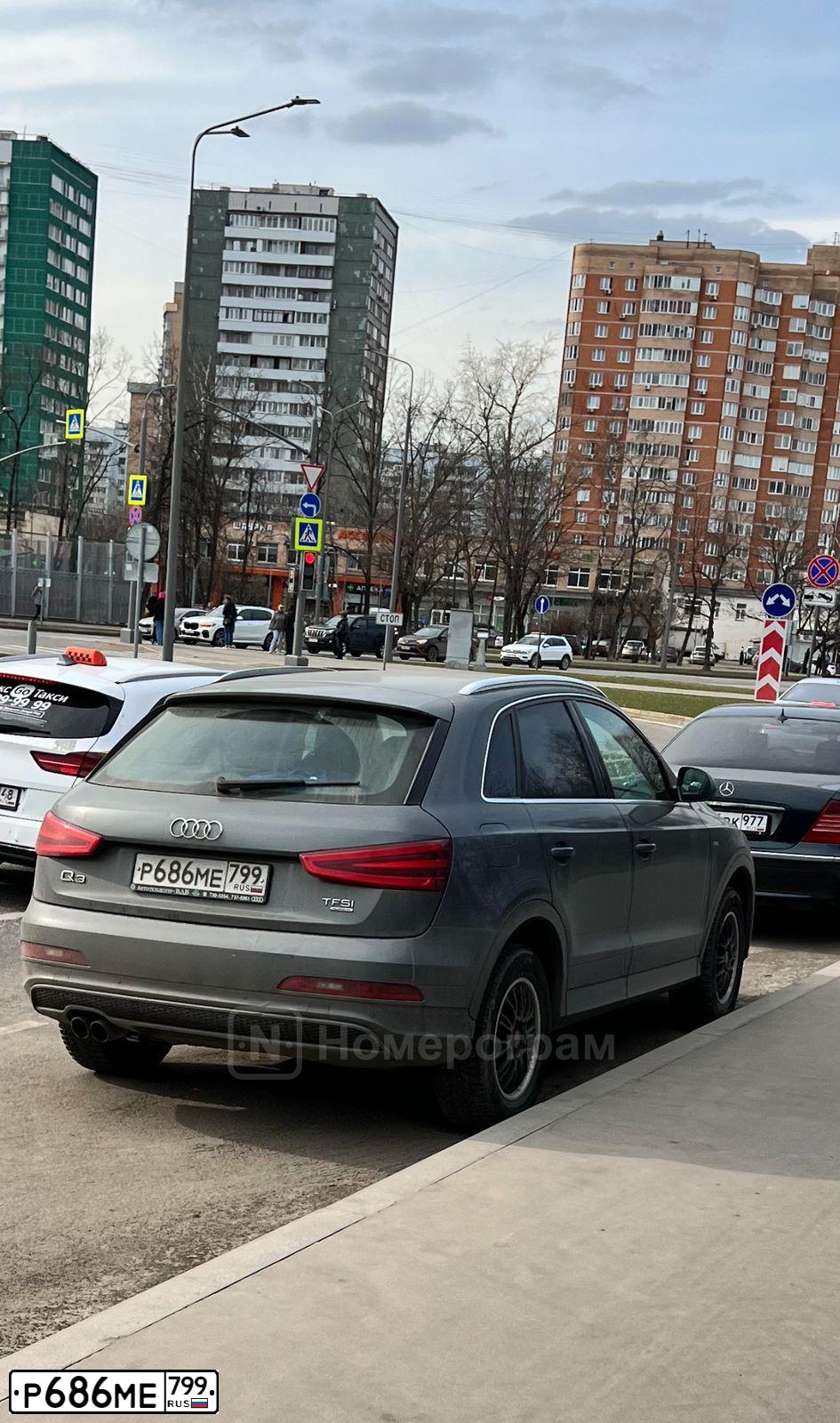 Фото автомобиля AUDI Q3, 2014 — госномер Р686МЕ799. Цвет: СЕРЫЙ