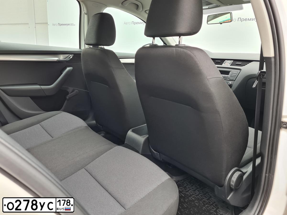 Фото автомобиля SKODA OCTAVIA, 2013 — госномер О593УХ68. Цвет: Темно-синий