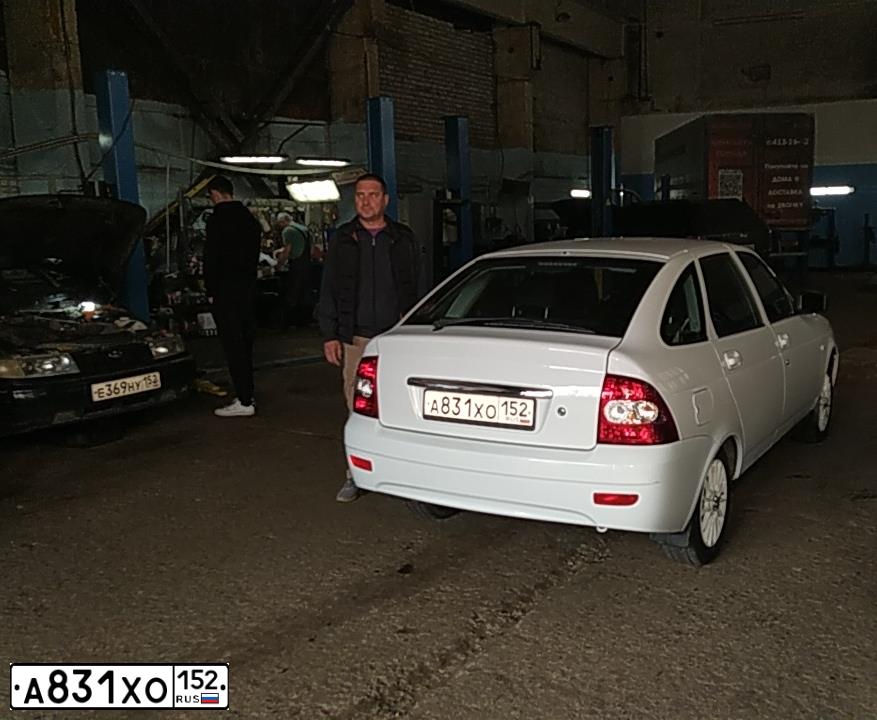 Фото автомобиля LADA 2172 PRIORA, 2010 — госномер А155ЕЕ252. Цвет: БЕЛЫЙ