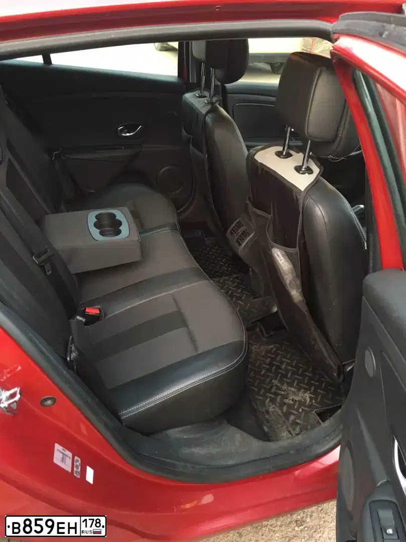 Фото автомобиля RENAULT MEGANE, 2011 — госномер Х434ВР76. Цвет: Красный