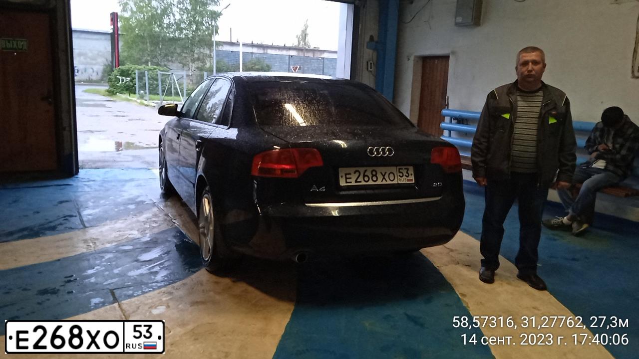 Фото автомобиля AUDI A4, 2007 — госномер С118ТВ43. Цвет: Темно-синий
