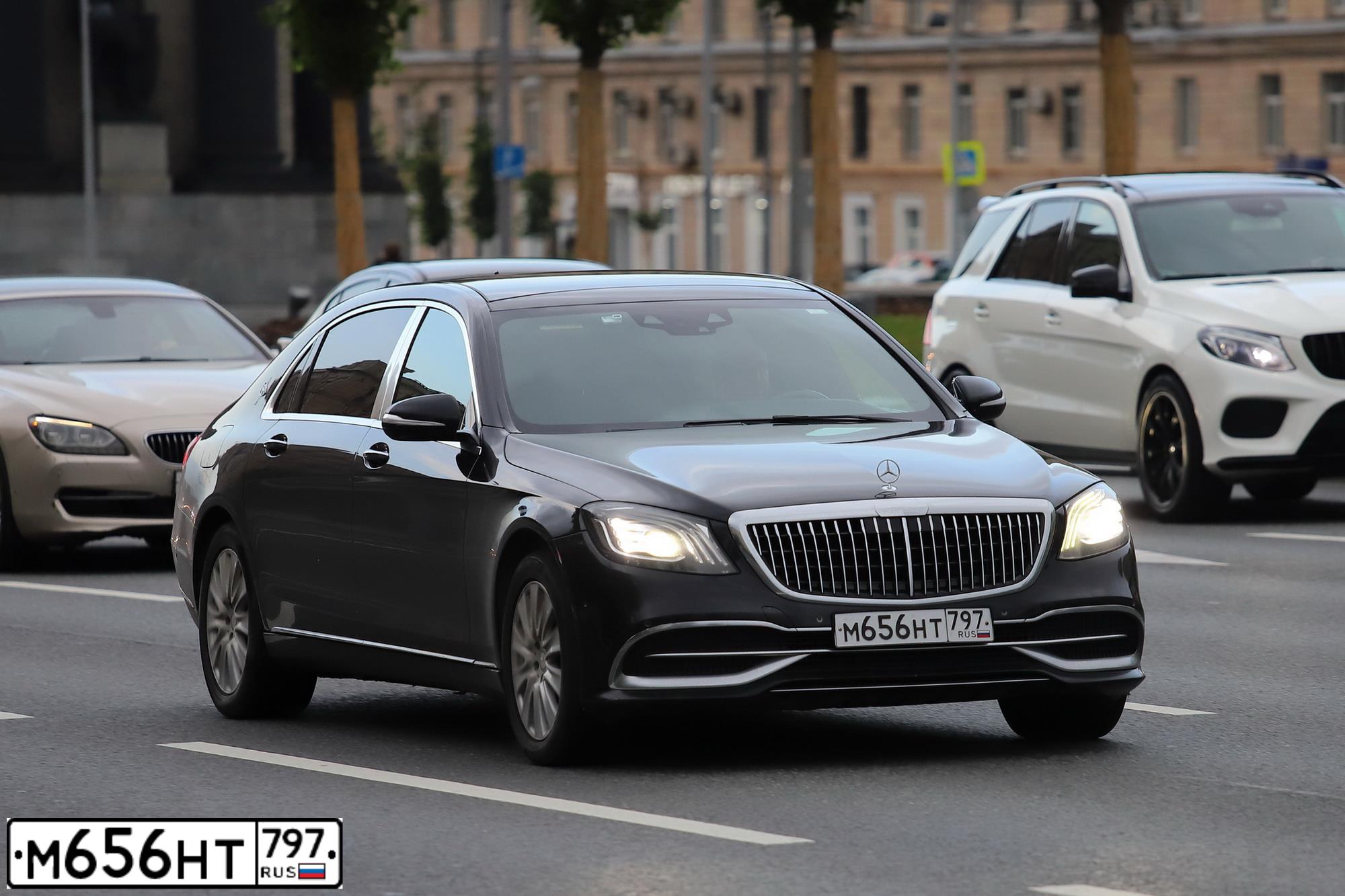 Фото автомобиля MERCEDES S-KLASSE, 2019 — госномер М656НТ797. Цвет: ЧЕРНЫЙ