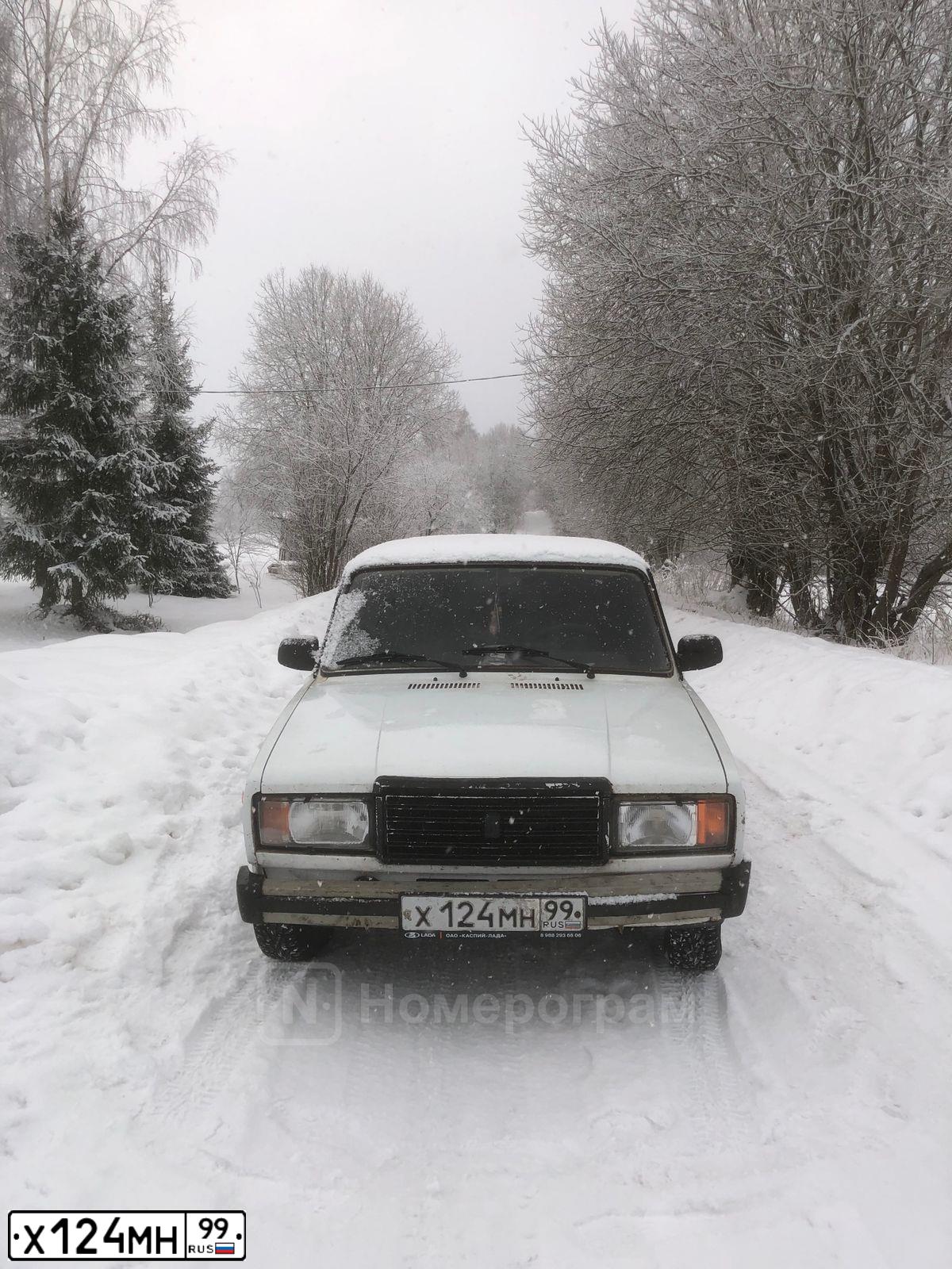 Фото автомобиля LADA 2104, 2000 — госномер Х124МН99. Цвет: БЕЛЫЙ ЯРКИЙ