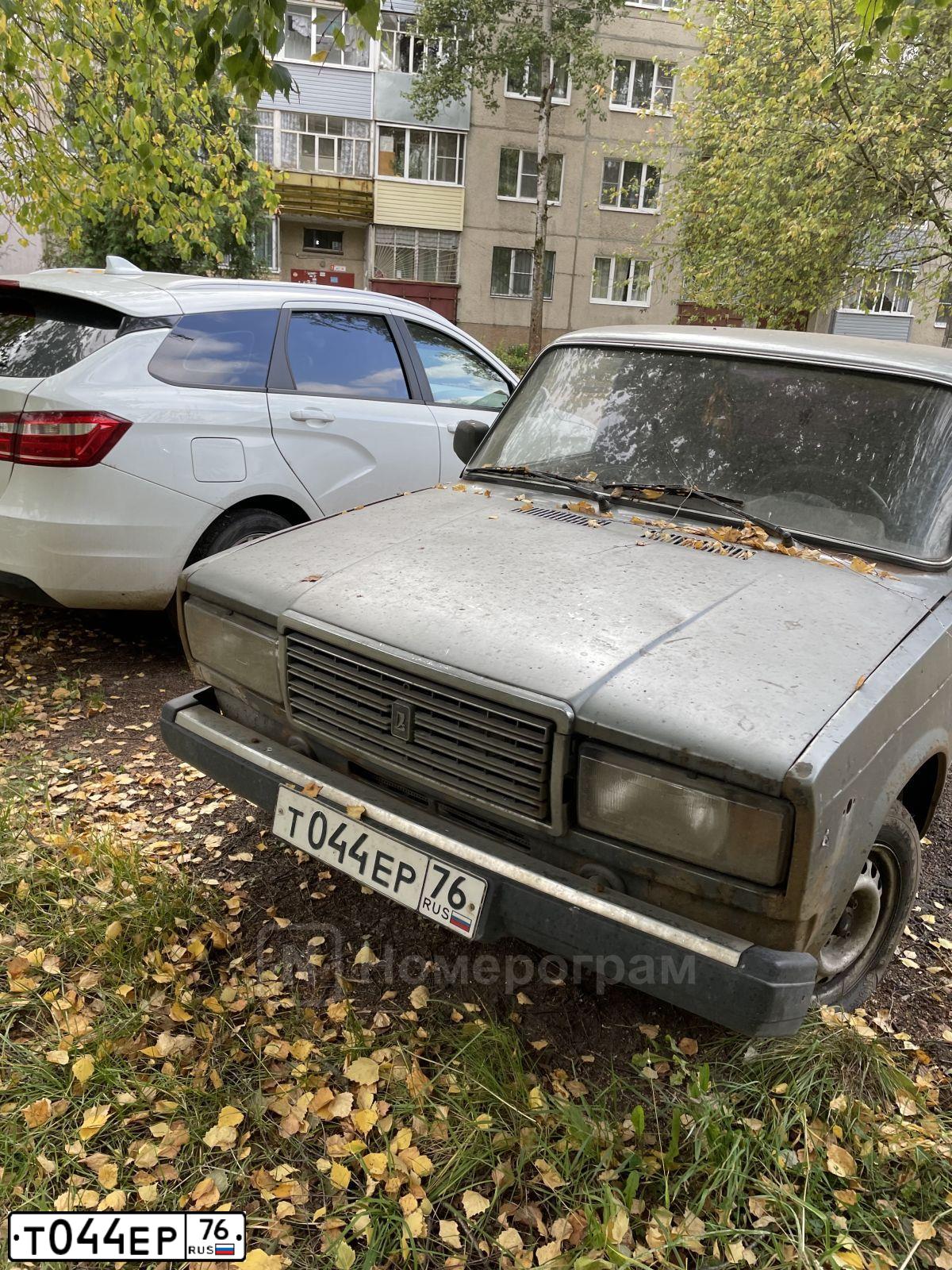 Фото автомобиля LADA 210740 LADA 2107, 2010 — госномер Т044ЕР76. Цвет: СРЕДНИЙ СЕРО-ЗЕЛЕНЫЙ МЕТ.