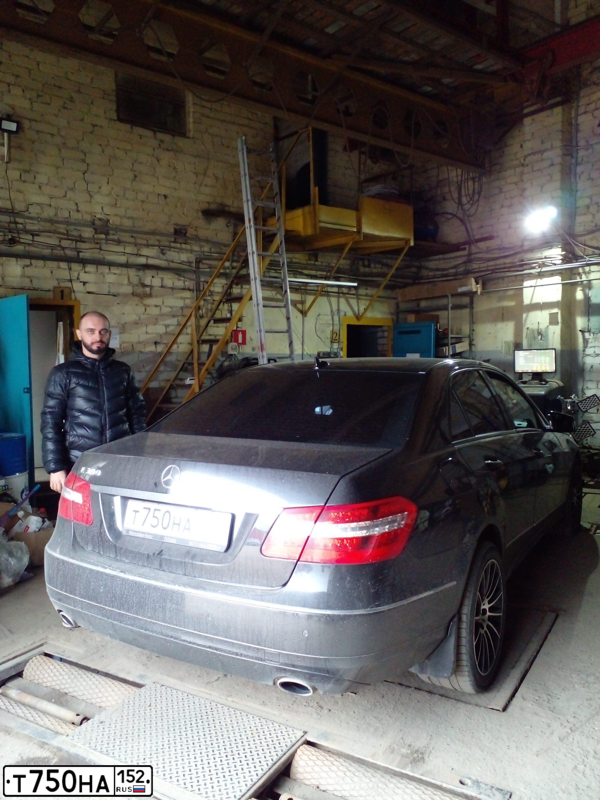 Фото автомобиля MERCEDES-BENZ E300, 2009 — госномер Н392МО21