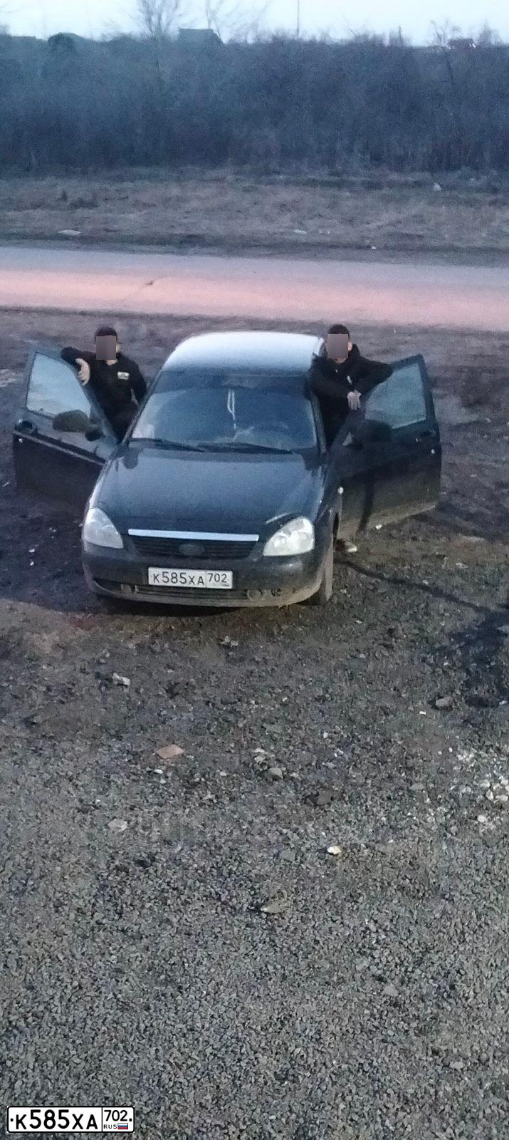 Фото автомобиля LADA 2172 PRIORA, 2010 — госномер К585ХА702. Цвет: СИНЕ-ЧЕРНЫЙ