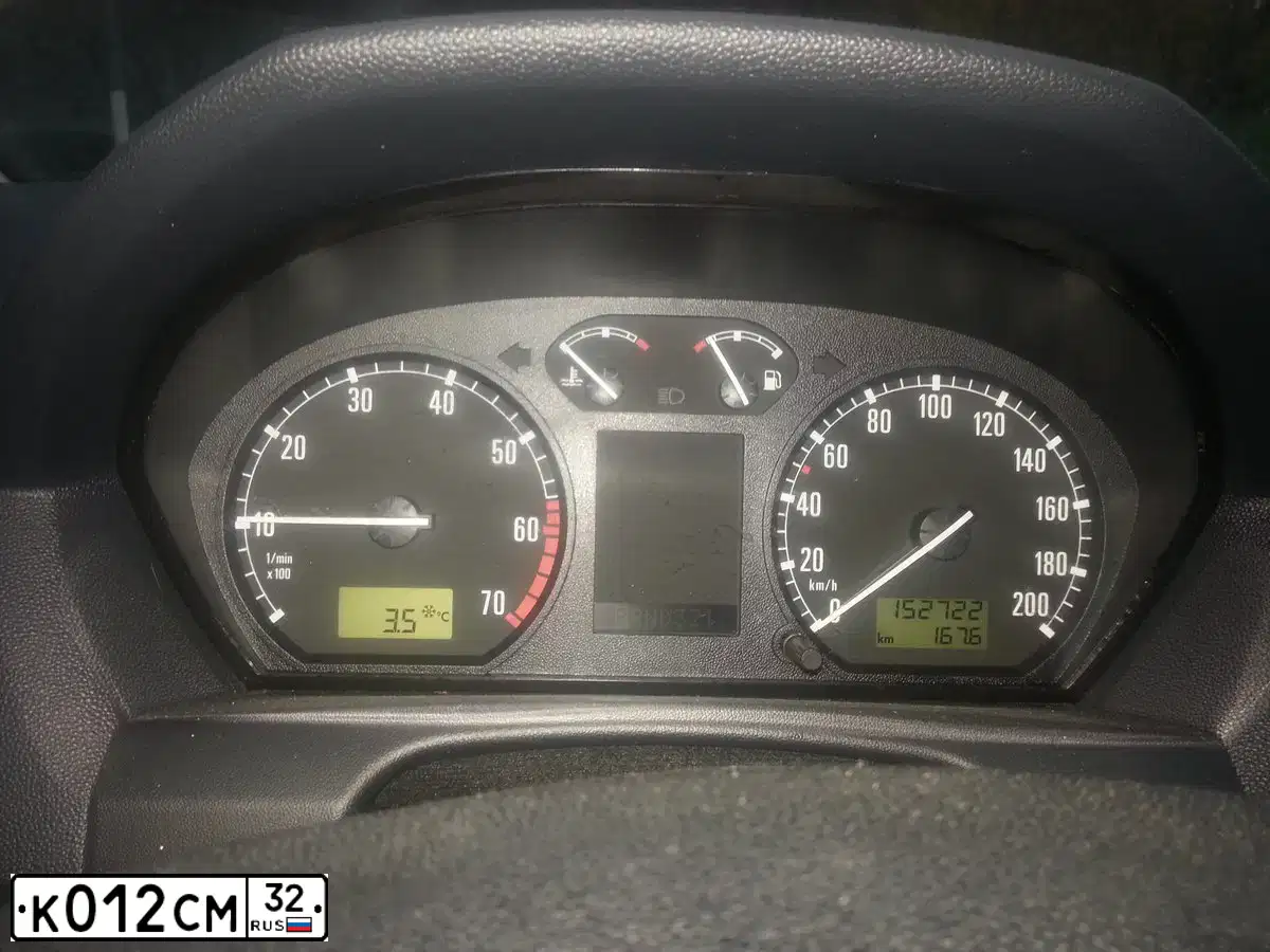 Фото автомобиля SKODA FABIA, 2002 — госномер С463ТЕ750. Цвет: БЕЛЫЙ СЕРЕБРИСТЫЙ