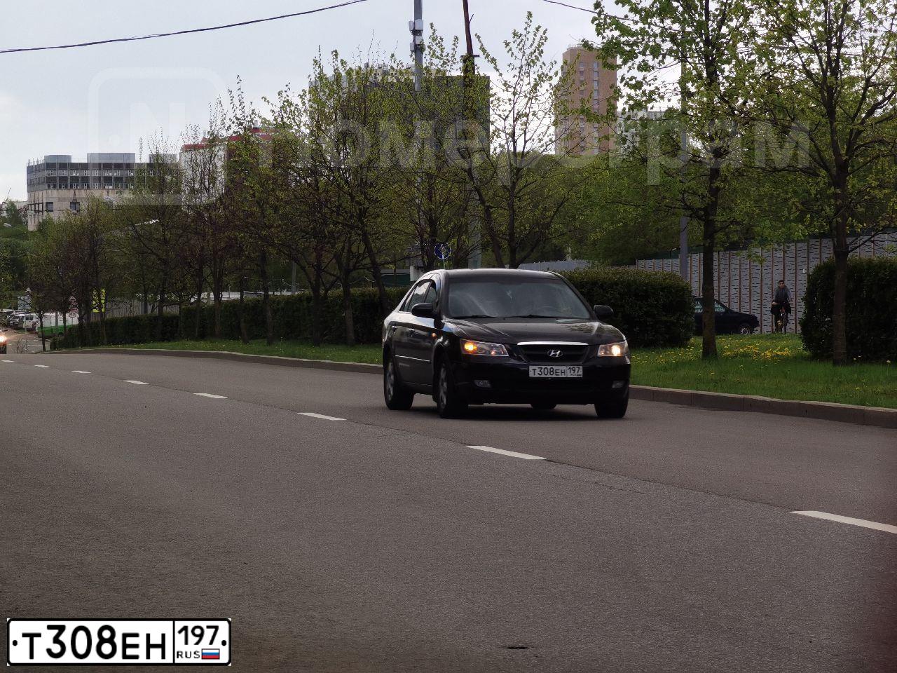 Фото автомобиля HYUNDAI SONATA, 2006 — госномер Е876ХТ790. Цвет: ЧЕРНЫЙ