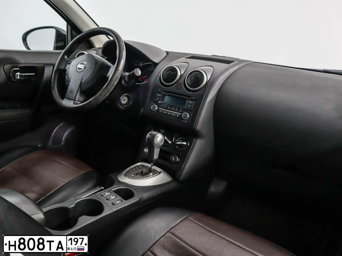 Фото автомобиля NISSAN QASHQAI, 2012 — госномер Н808ТА197. Цвет: Белый