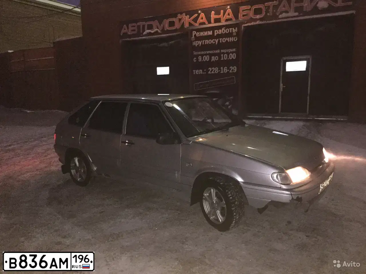 Фото автомобиля LADA 2114 SAMARA, 2007 — госномер Е135ОА96. Цвет: СВЕТЛО-СЕРЫЙ