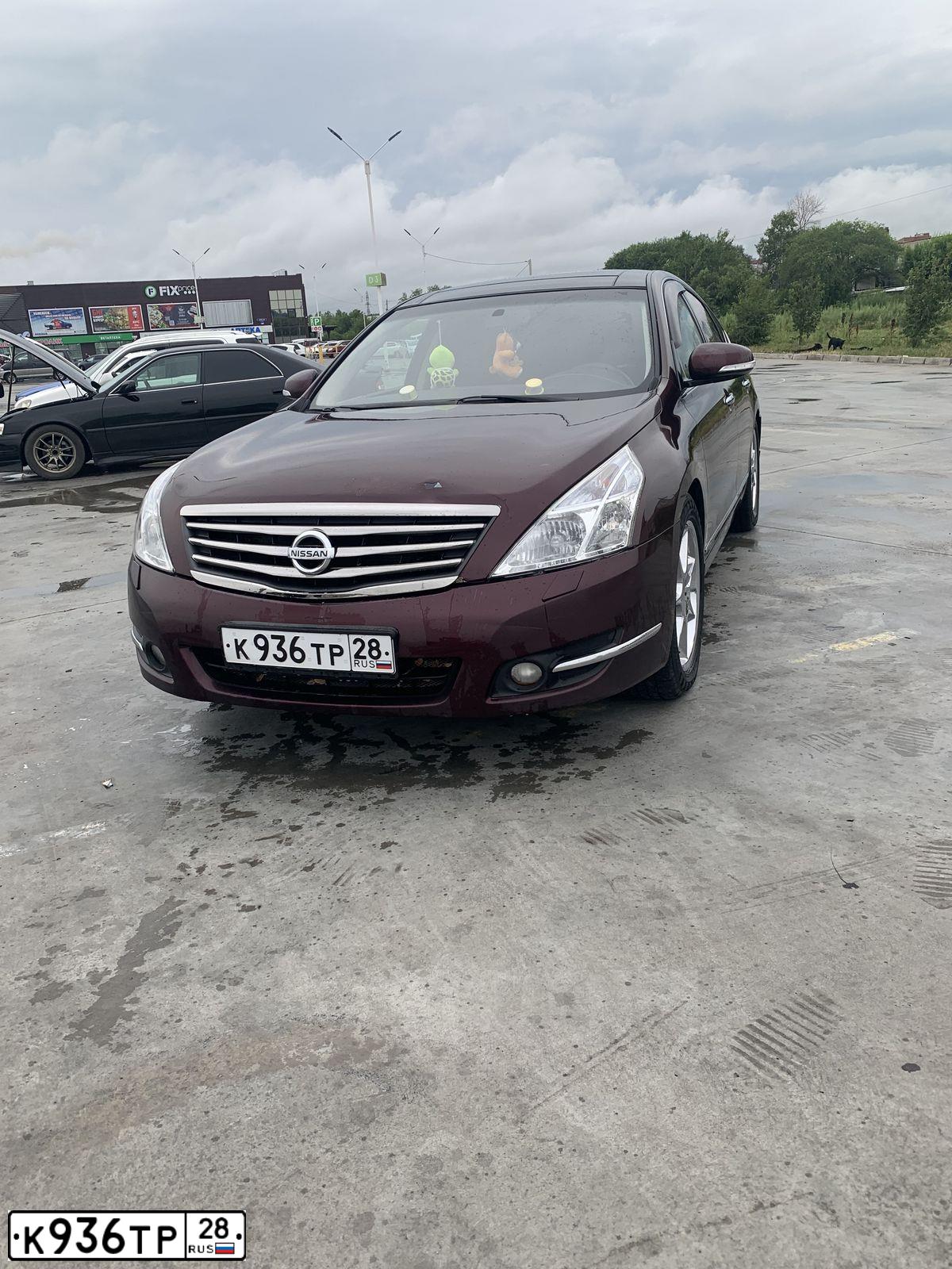 Фото автомобиля NISSAN TEANA, 2008 — госномер В120НО138. Цвет: ТЕМНО-БОРДОВЫЙ