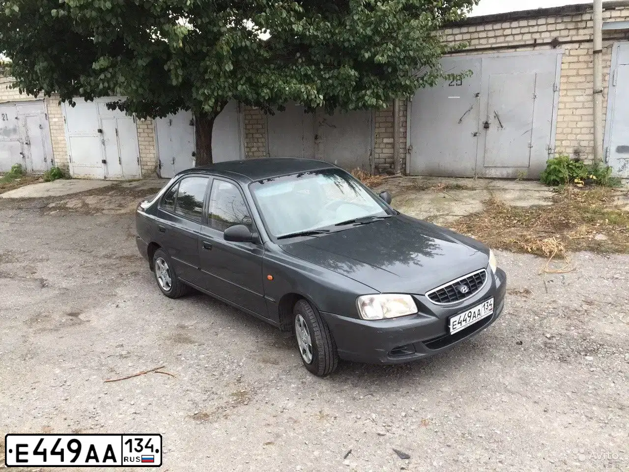 Фото автомобиля TAGAZ ACCENT, 2008 — госномер Е788МС30. Цвет: ТЕМНО-СЕРЫЙ