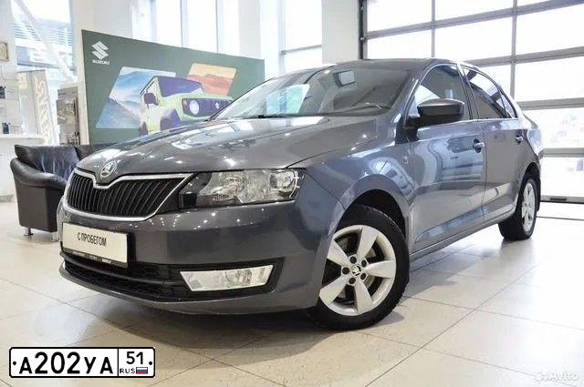 Фото автомобиля SKODA RAPID, 2014 — госномер В562ОЕ51. Цвет: ТЕМНО-СЕРЫЙ