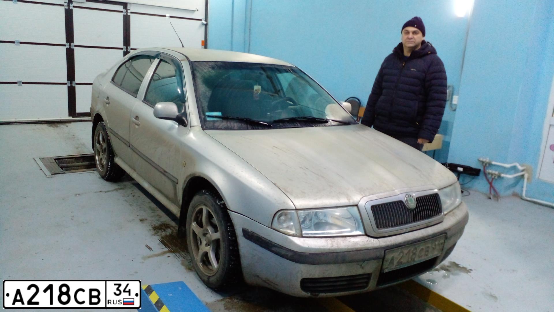 Фото автомобиля SKODA OCTAVIA, 2000 — госномер В755ВА181. Цвет: Серебристый