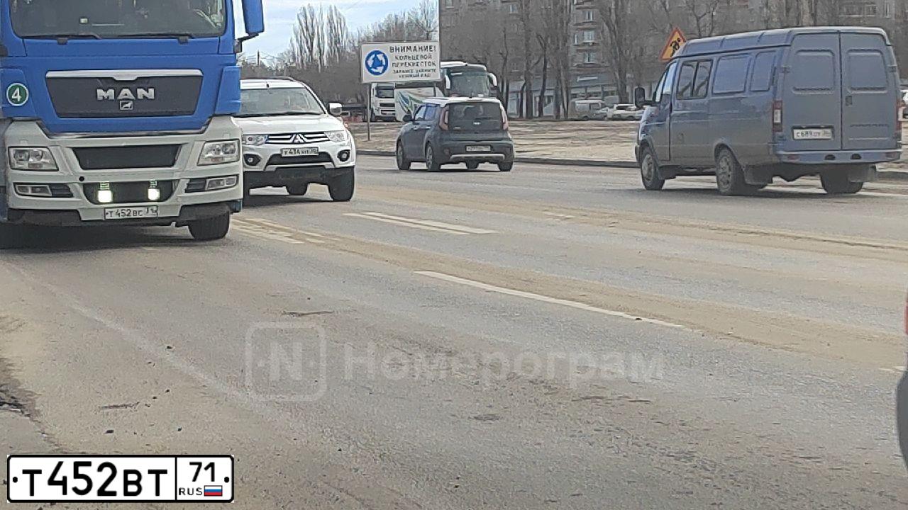 Фото автомобиля BMW SERIE 3, 2007 — госномер С930АН550. Цвет: СЕРЕБРИСТЫЙ