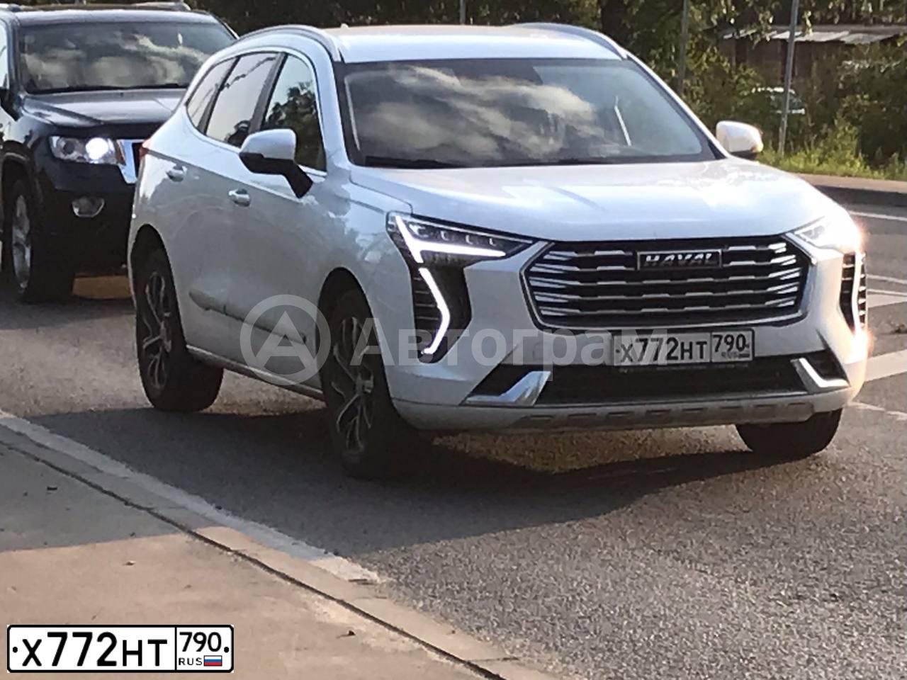 Фото автомобиля HAVAL JOLION СС7150ВА00В, 2021 — госномер Х772НТ790. Цвет: Белый