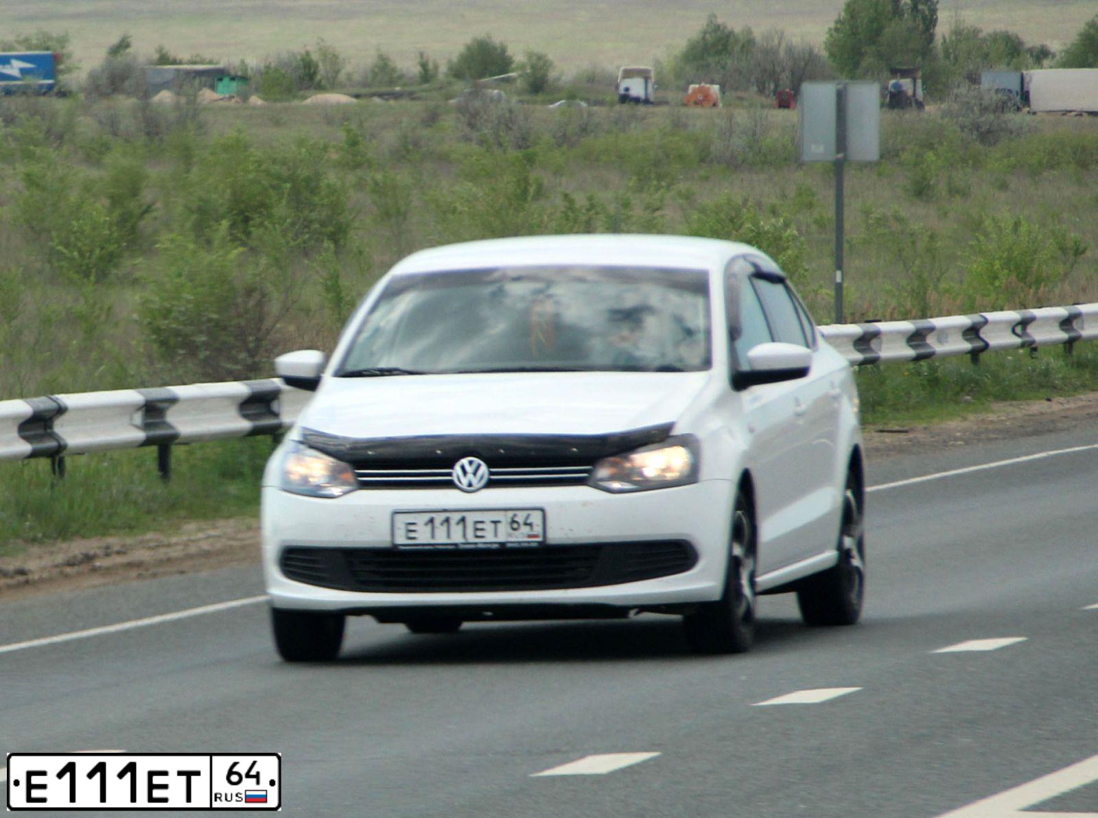 Фото автомобиля VOLKSWAGEN PASSAT, 2017 — госномер Е111ЕТ64. Цвет: БЕЛЫЙ