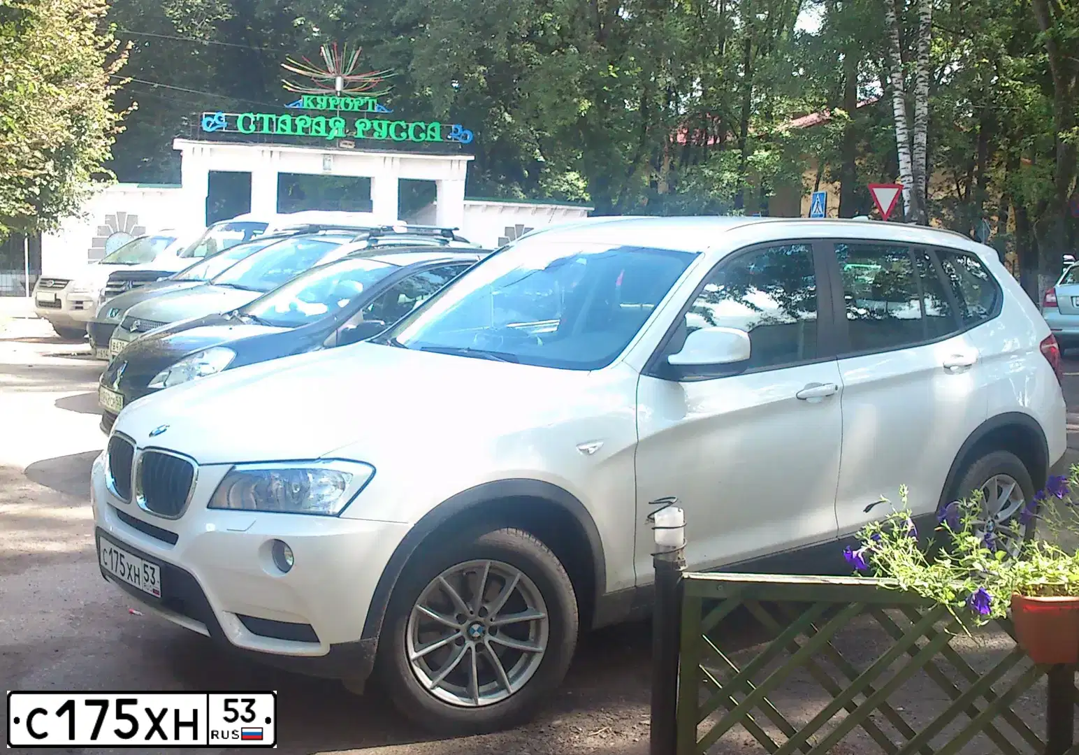 Фото автомобиля BMW X3, 2012 — госномер С175ХН53. Цвет: Белый
