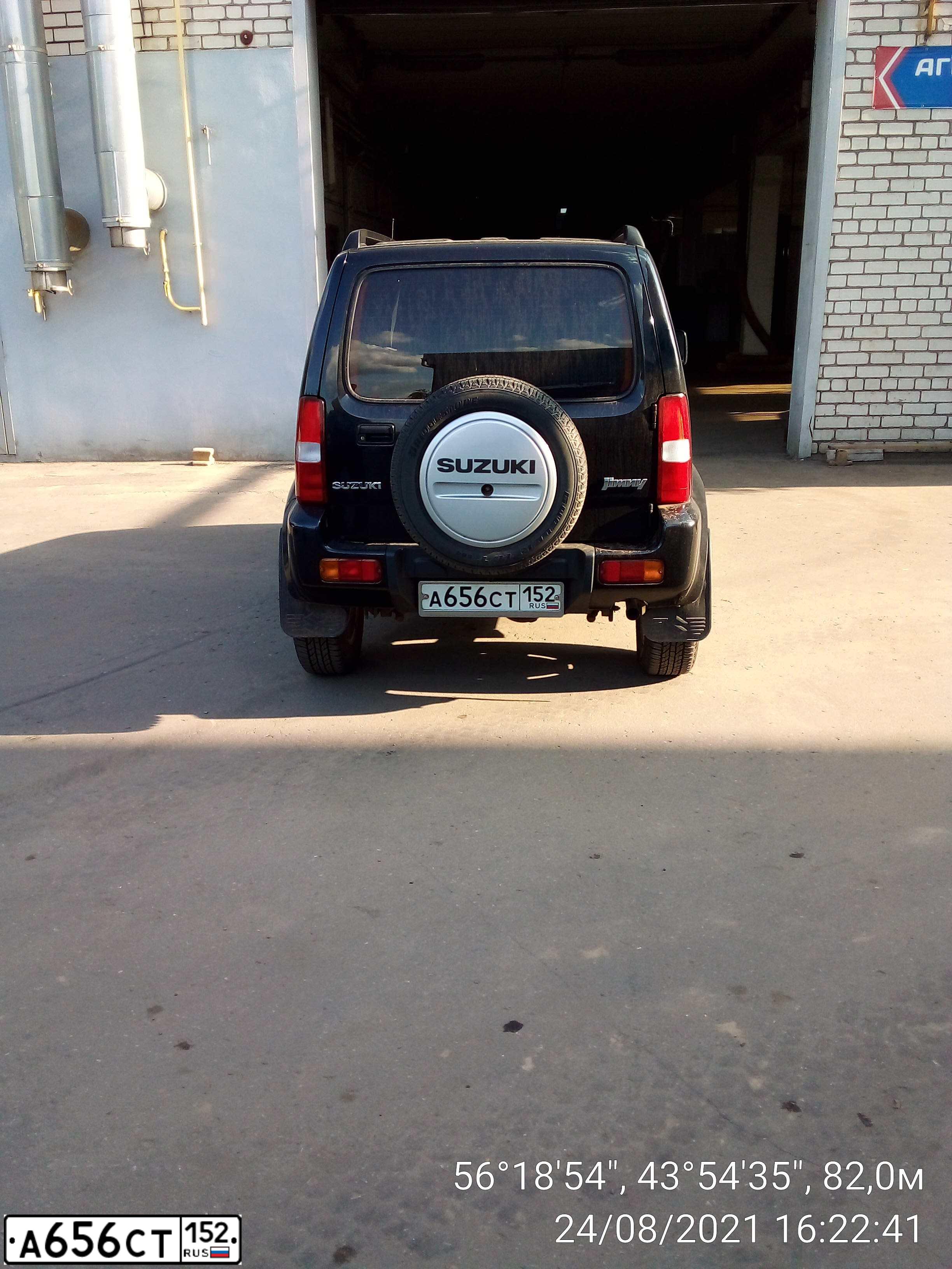 Фото автомобиля SUZUKI JIMNY, 2009 — госномер А656СТ152. Цвет: ЧЕРНЫЙ