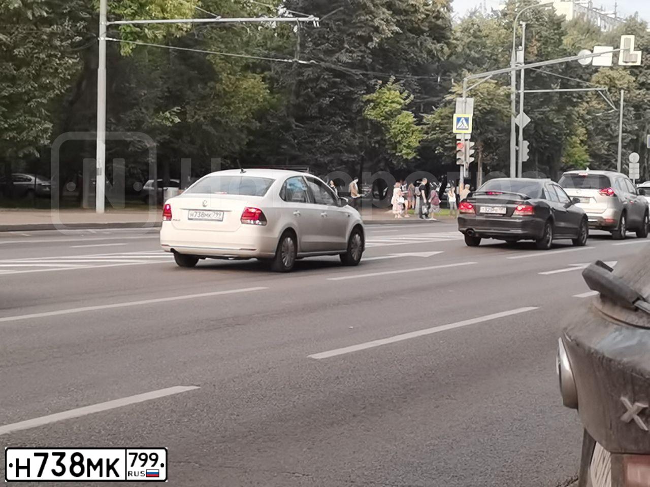Фото автомобиля VOLKSWAGEN POLO, 2018 — госномер С729МН790. Цвет: Белый