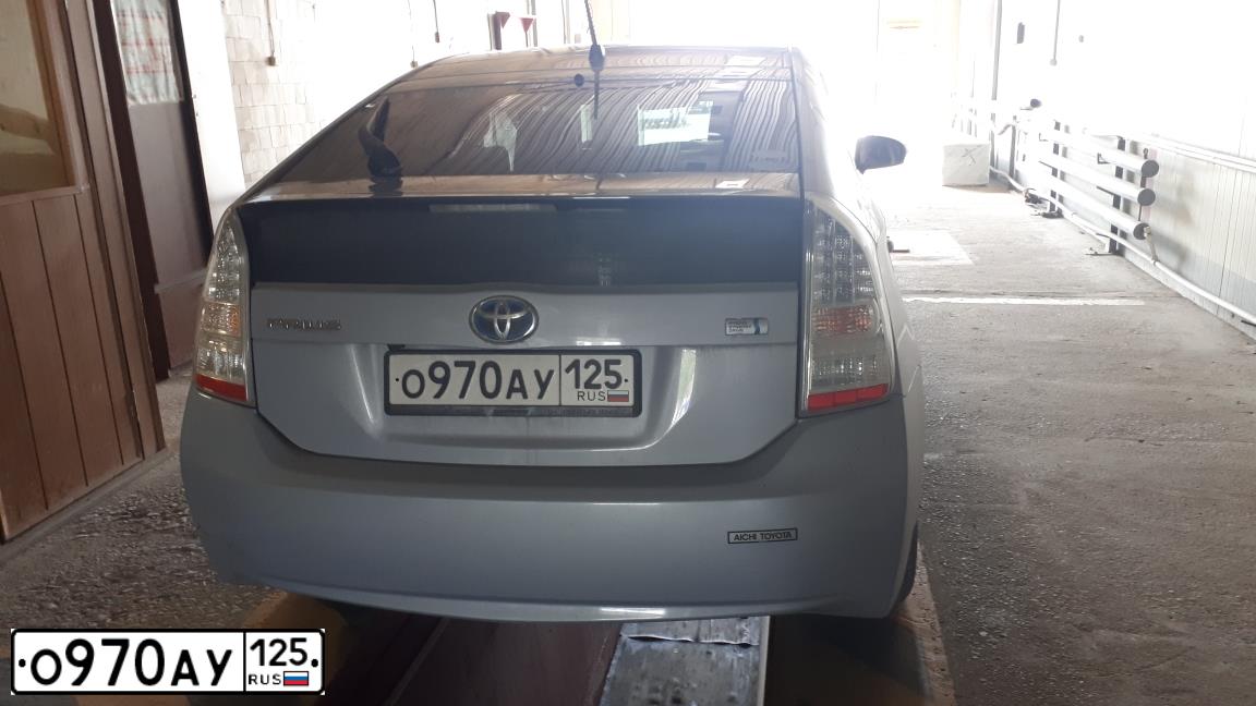 Фото автомобиля TOYOTA PRIUS, 2010 — госномер О970АУ125