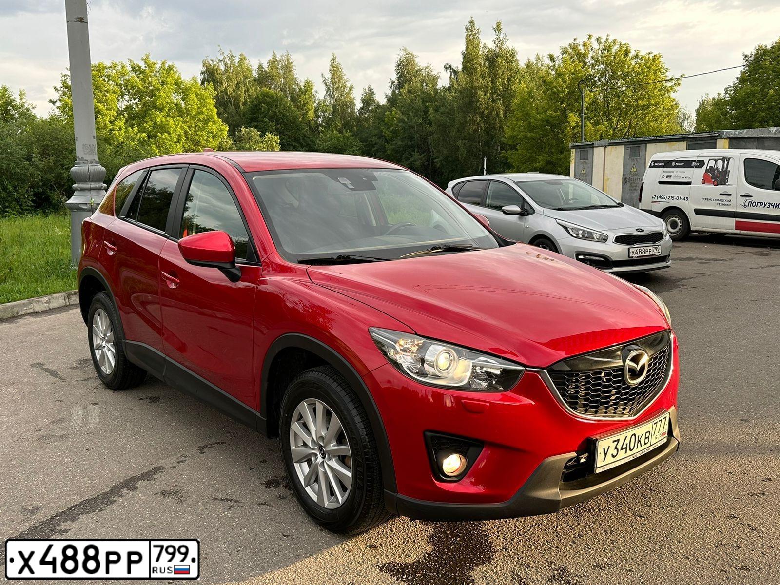 Фото автомобиля KIA CEE'D, 2016 — госномер Х488РР799. Цвет: Серебристый
