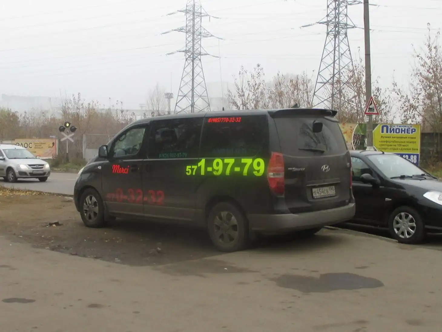 Фото автомобиля HYUNDAI SOLARIS, 2012 — госномер В311УК01. Цвет: БЕЖЕВО-СЕРЫЙ