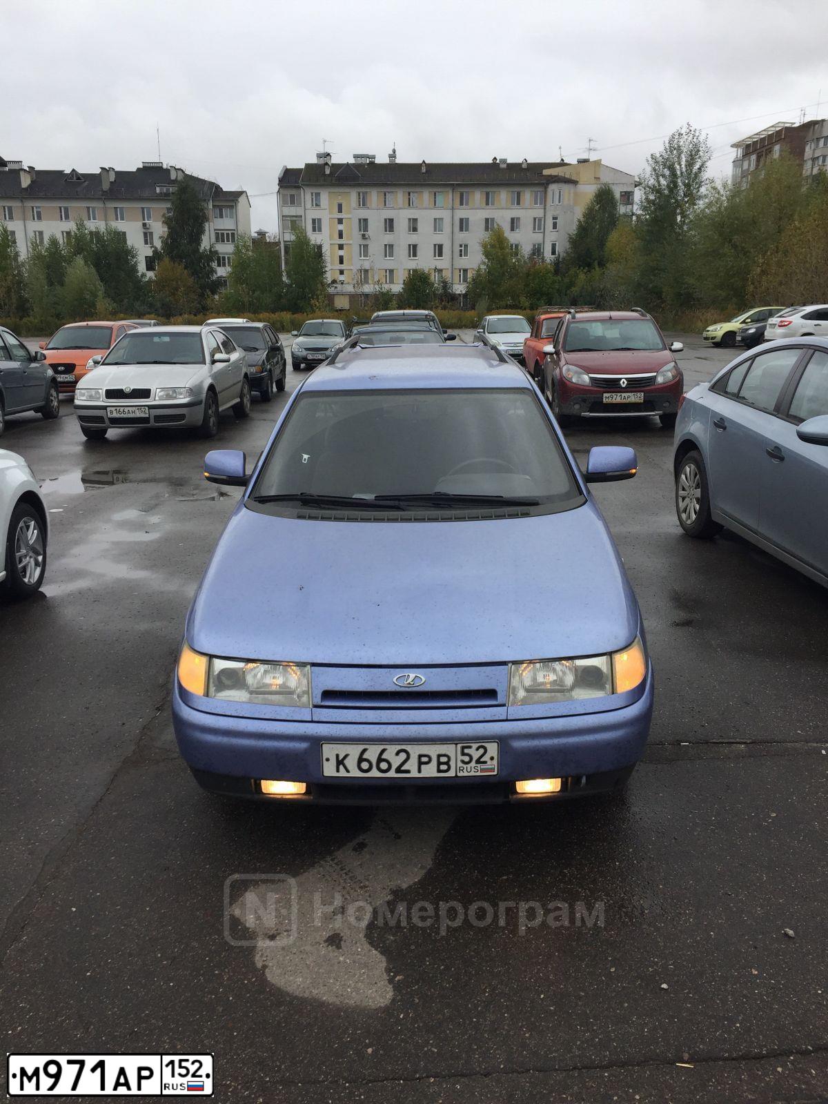 Фото автомобиля RENAULT SANDERO, 2013 — госномер Т355НТ152. Цвет: Красный