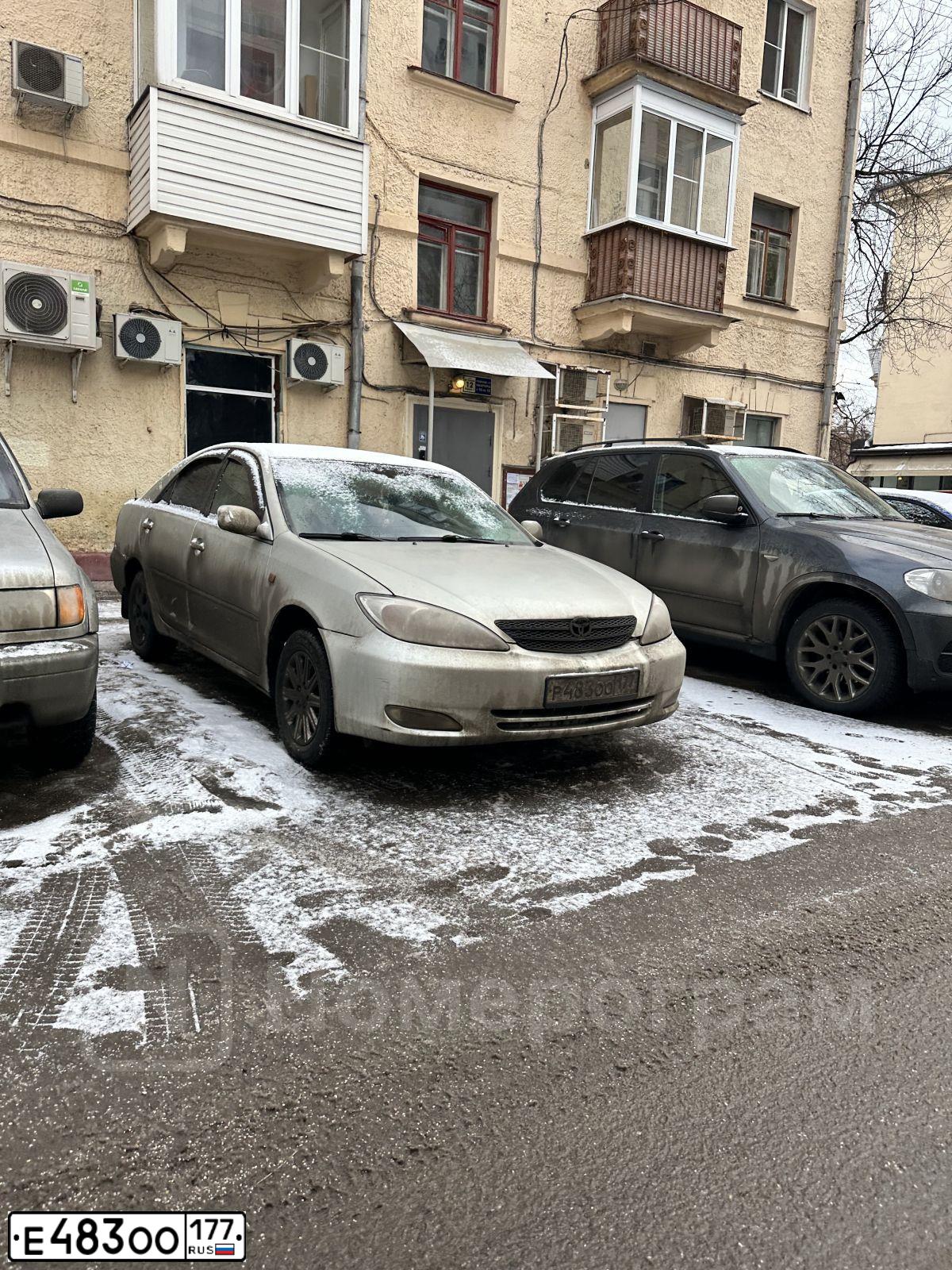 Фото автомобиля VOLKSWAGEN GOLF, 2007 — госномер Т164КВ31. Цвет: ТЕМНО-ВИШНЕВЫЙ