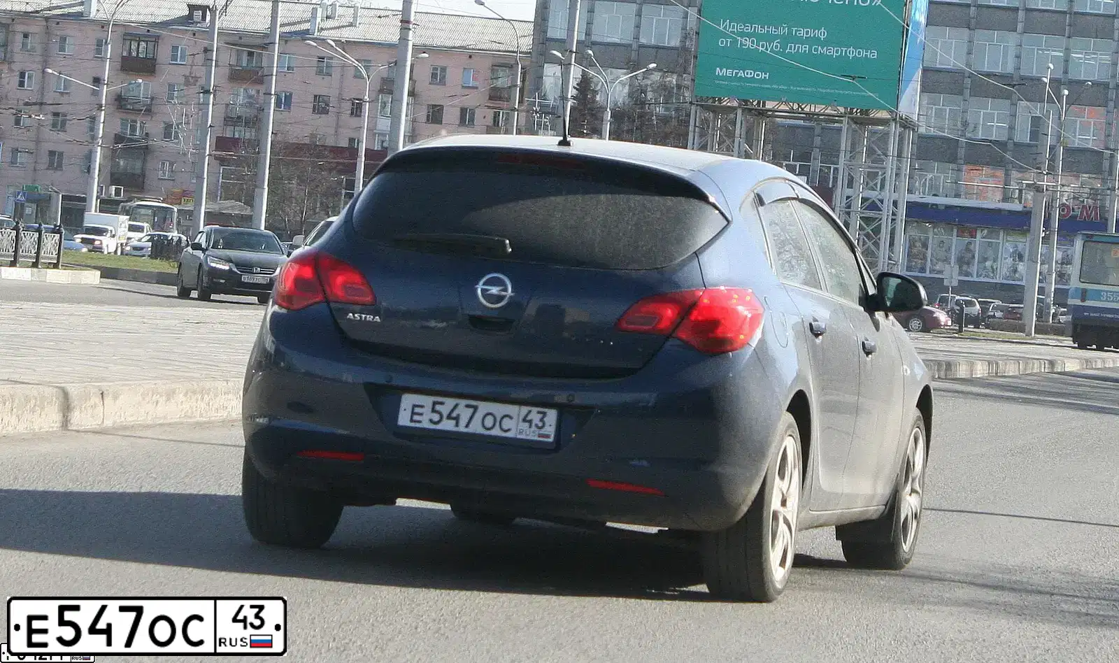 Фото автомобиля OPEL ASTRA, 2010 — госномер А823КМ142. Цвет: СИНИЙ