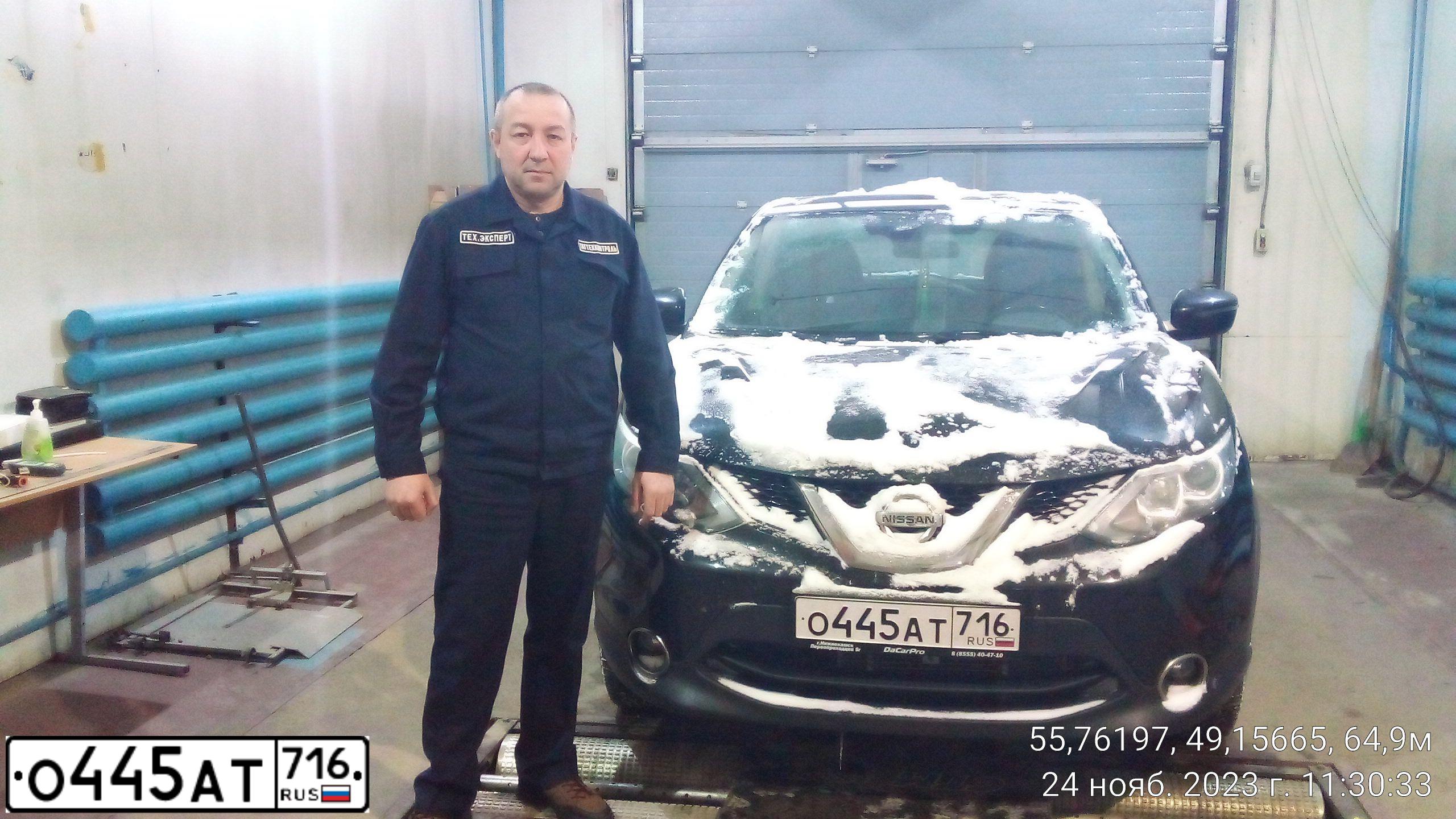 Фото автомобиля NISSAN QASHQAI, 2016 — госномер О445АТ716. Цвет: ЧЕРНЫЙ