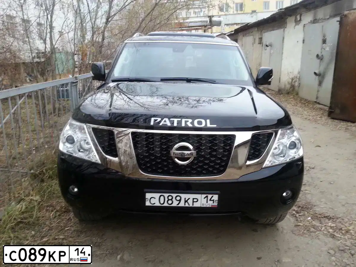 Фото автомобиля NISSAN PATROL, 2012 — госномер С700ВХ14. Цвет: ЧЕРНЫЙ