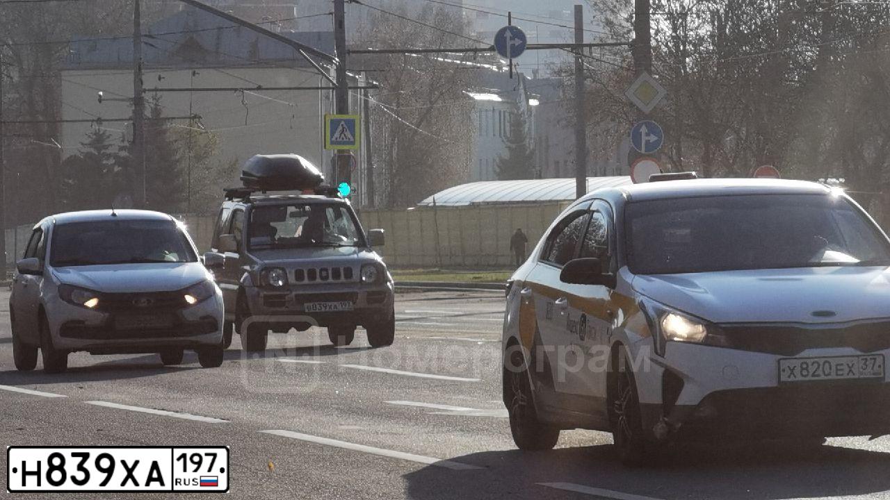 Фото автомобиля MERCEDES E-KLASSE, 2012 — госномер Т221СМ124. Цвет: ЧЕРНЫЙ