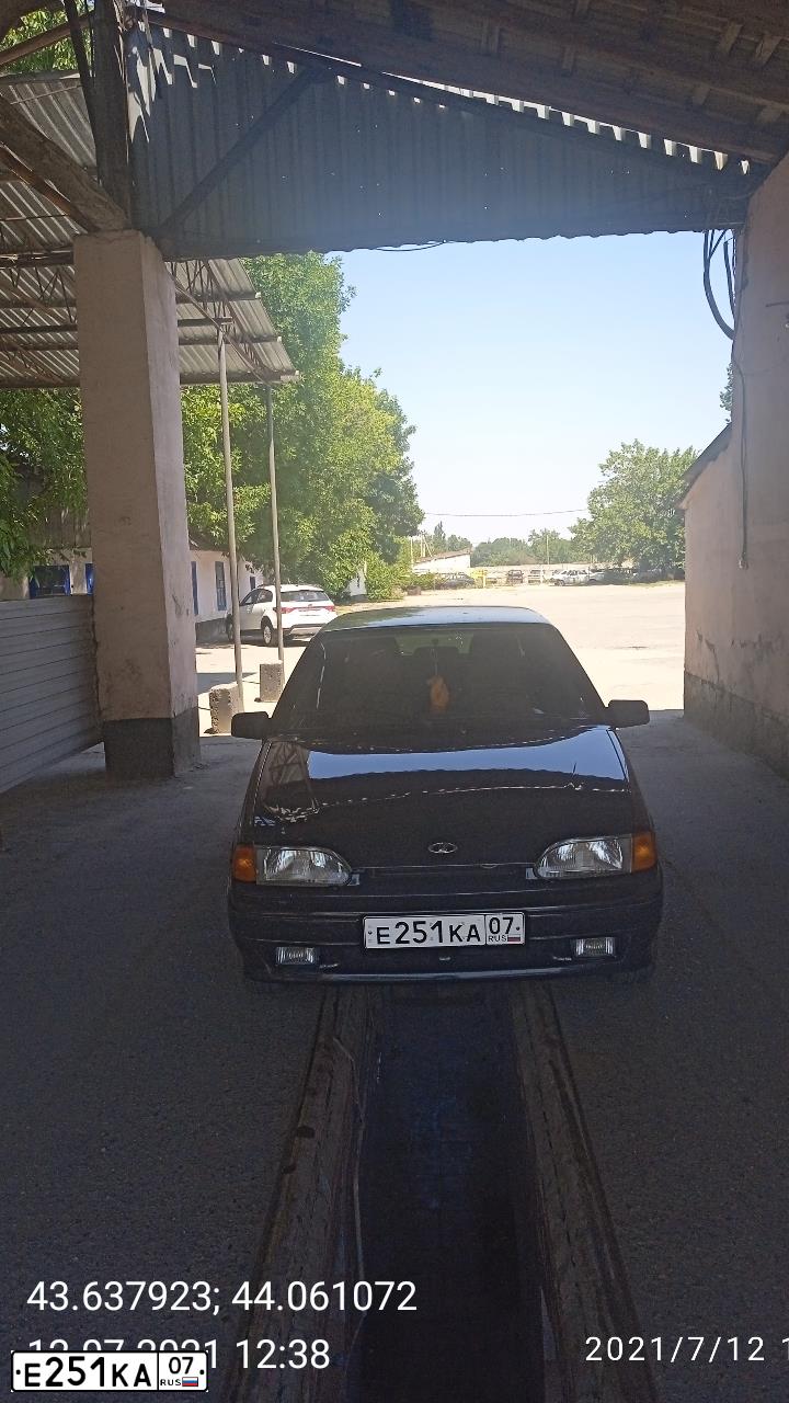 Фото автомобиля LADA 2114 SAMARA, 2008 — госномер Е857ХЕ05. Цвет: ГРАФИТОВЫЙ МЕТАЛЛИК