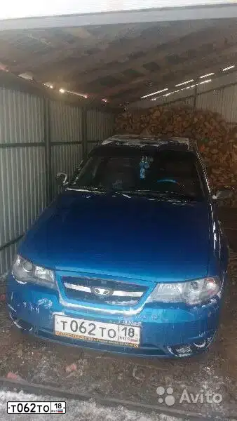 Фото автомобиля DAEWOO NEXIA, 2012 — госномер Р285МХ126. Цвет: СИНЕ-ГЛАЗУРИСТЫЙ