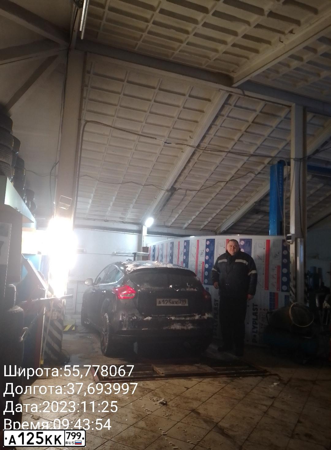 Фото автомобиля FORD FOCUS, 2019 — госномер В905ОЕ799. Цвет: ЧЕРНЫЙ